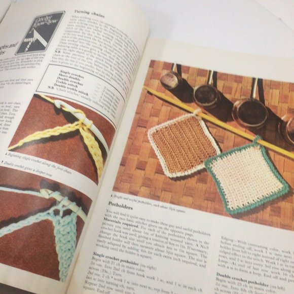 Golden Hands Vol 1 Part 1 & 2 Weekly Knit Crochet - Picture 3 of 12